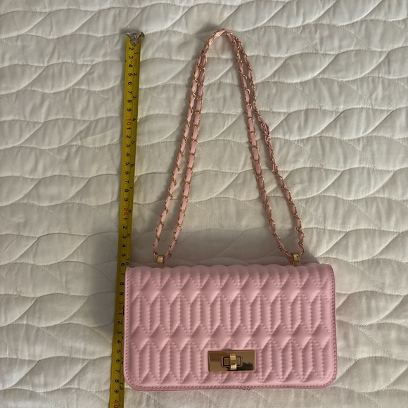 NWOT~SHEIN Elegant Pink Quilted Chain Bag - Picture 3 of 8